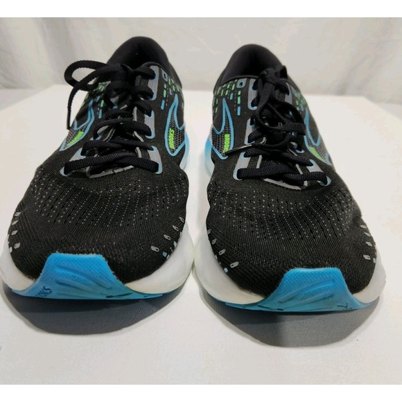 Athletic_Shoes
